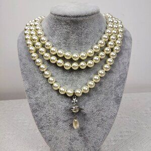 Brand new Vivienne Westwood Three Row Pearl Bas Relief Choker in Silver